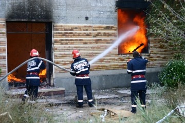 Sfaturi de la ISU Dobrogea: cum prevenim incendiile de natură electrică